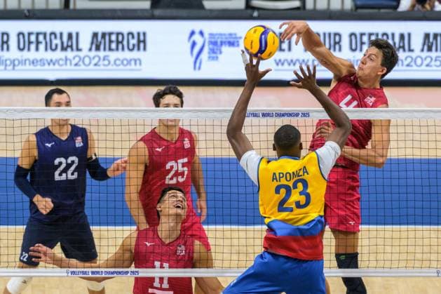 September 13, 2025, Pasay City, Manila, Philippines: USA vs Columbia in the Pool Phase during the FIVB Mens Volleyball World Championship, WM, Weltmeisterschaft 2025 in Manila, Philippines. USA beat Columbia in 3 sets. Jeffrey JENDRYK II hits the ball over the net Pasay City Philippines - ZUMAr144 20250913_zap_r144_020 Copyright: xJaynexRussellx