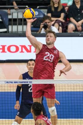September 13, 2025, Pasay City, Manila, Philippines: USA vs Columbia in the Pool Phase during the FIVB Mens Volleyball World Championship, WM, Weltmeisterschaft 2025 in Manila, Philippines. USA beat Columbia in 3 sets. USAs Jordan EWERT hits the ball. Pasay City Philippines - ZUMAr144 20250913_zap_r144_023 Copyright: xJaynexRussellx
