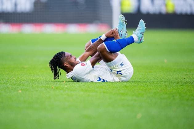 12 09 2025 Soccer, 2025 2026, 2 Bundesliga, 5 Matchday, DSC Arminia Bielefeld 1 FC Magdeburg Ado Onaiwu Magdeburg on the ground injured Injury, on the ground DFL REGULATIONS PROHIBIT ANY USE OF PHOTOGRAPHS AS IMAGE SEQUENCES AND OR QUASI VIDEO