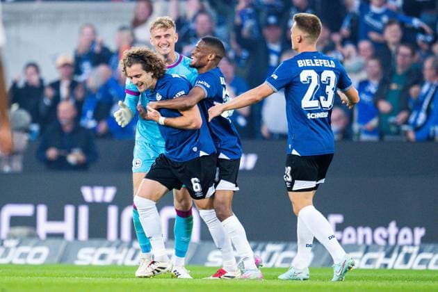 12 09 2025 Soccer, 2025 2026, 2 Bundesliga, Matchday 5, DSC Arminia Bielefeld 1 FC Magdeburg L R Mael Corboz Bielefeld celebrates after his goal to 1 0 with Jonas Kersken Bielefeld , Isaiah Young Bielefeld , Leon Schneider Bielefeld DFL REGULATIONS PROHIBIT ANY USE OF PHOTOGRAPHS AS IMAGE SEQUENCES AND OR QUASI VIDEO