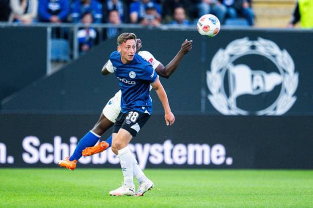 12 09 2025 Soccer, 2025 2026, 2 Bundesliga, 5 Matchday, DSC Arminia Bielefeld 1 FC Magdeburg L R Marius Wörl Bielefeld , Daniel Heber Magdeburg DFL REGULATIONS PROHIBIT ANY USE OF PHOTOGRAPHS AS IMAGE SEQUENCES AND OR QUASI VIDEO