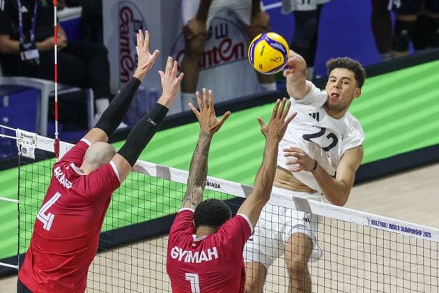 (250913) -- QUEZON CITY, Sept. 13, 2025 -- Mohamed Garwash (R) of Libya competes during the pool G match between Canada and Libya at the 2025 FIVB Volleyball Men s World Championship, WM, Weltmeisterschaft in Quezon City, the Philippines, Sept. 13, 2025. ) (SP)THE PHILIPPINES-QUEZON CITY-VOLLEYBALL-FIVB MEN S WORLD CHAMPIONSHIP 2025-CAN VS LBA RouellexUmali 