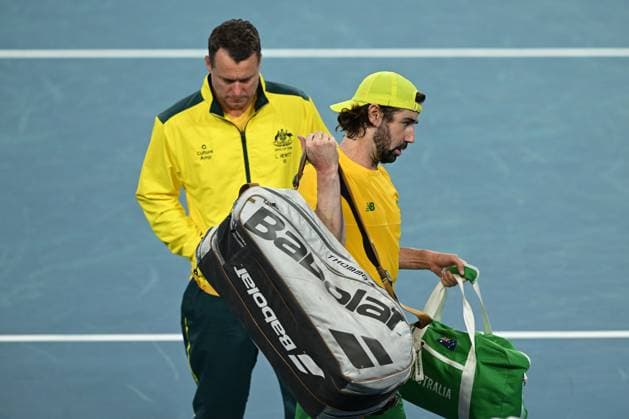 TENNIS DAVIS CUP AUSTRALIA BELGIUM, A dejected Jordan Thompson and team capatyin Lleyton Hewitt of Australia after Thompson™s loss to Zizou Bergs of Belgium during the Davis Cup qualifying second round match at Ken Rosewall Arena in Sydney, Saturday, September 13, 2025. ( NO ARCHIVING, EDITORIAL USE ONLY SYDNEY NEW SOUTH WALES AUSTRALIA ALBION PARK  Copyright: xDEANxLEWINSx 20250913127326028455