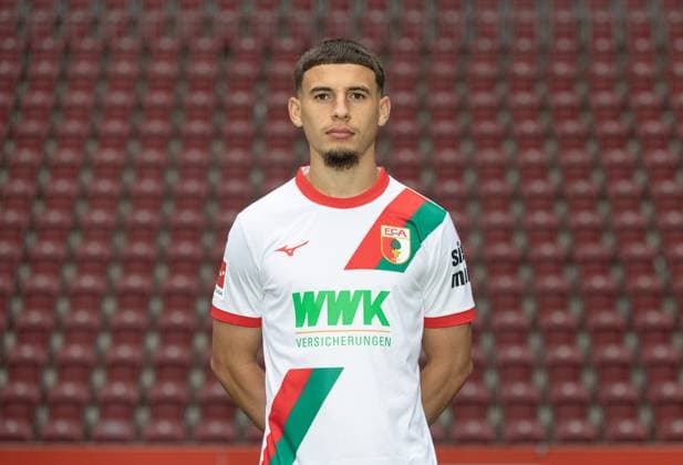 Ismaël Gharbi FC Augsburg 1907 1 BL, portrait date 2025 2026,