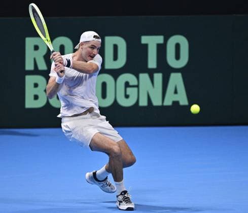 Tennis: Davis Cup Jan-Lennard Struff of Germany plays against Yoshihito Nishioka of Japan in the second round of the Davis Cup team tennis qualifiers at Ariake Colosseum in Tokyo on Set. 12, 2025.  A14AA0004844707P