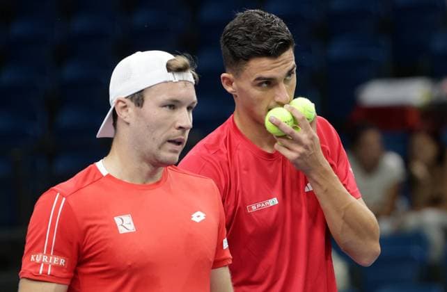 TENNIS - Davis Cup, HUN vs AUT DEBRECEN,HUNGARY,13.SEP.25 - TENNIS - ITF Davis Cup, qualification round 2, Hungary vs Austria. Image shows Lucas Miedler and Alexander Erler (AUT).  GEPAxpictures xWalterxLuger