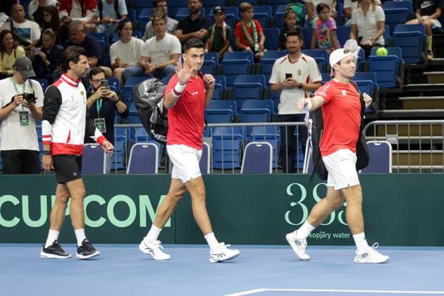 TENNIS - Davis Cup, HUN vs AUT DEBRECEN,HUNGARY,13.SEP.25 - TENNIS - ITF Davis Cup, qualification round 2, Hungary vs Austria. Image shows captain Juergen Melzer, Alexander Erler and Lucas Miedler (AUT).  GEPAxpictures xWalterxLuger