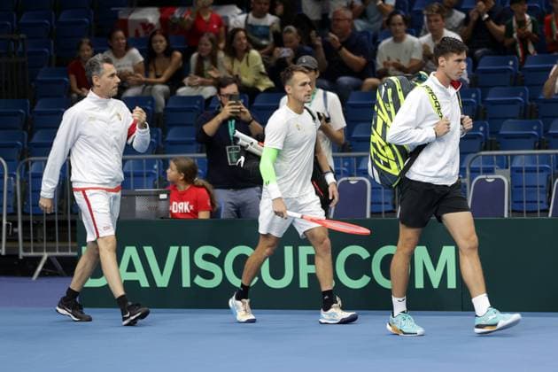 TENNIS - Davis Cup, HUN vs AUT DEBRECEN,HUNGARY,13.SEP.25 - TENNIS - ITF Davis Cup, qualification round 2, Hungary vs Austria. Image shows captain Kornel Bardoczky, Zsombor Piros and Fabian Marozsan (HUN).  GEPAxpictures xWalterxLuger