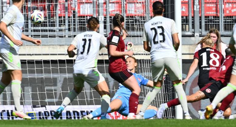 13 09 2025 Soccer season 2025 2026 1 Google Pixel Women Bundesliga 02 Matchday 1 FC Nürnberg FCN Club Clubfrauen SV Werder Bremen SVW Sportfoto Zink xwoxzix Larissa Rusek 21, 1 FC Nürnberg FCN must concede goal to 0 1 by Medina Desic 9, SV Werder Bremen , not in picture