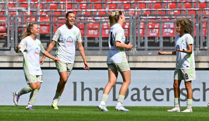 13 09 2025 Soccer season 2025 2026 1 Google Pixel Women Bundesliga 02 Matchday 1 FC Nuremberg FCN Club Clubfrauen SV Werder Bremen SVW Sportfoto Zink xwoxzix goal celebration joy after scoring goal shot to 0 2 by Amira Arfaoui 8, SV Werder Bremen , right