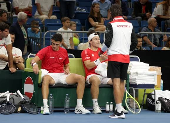 TENNIS - Davis Cup, HUN vs AUT DEBRECEN,HUNGARY,13.SEP.25 - TENNIS - ITF Davis Cup, qualification round 2, Hungary vs Austria. Image shows Alexander Erler, Alexander Erler and Lucas Miedler and captain Juergen Melzer (AUT).  GEPAxpictures xWalterxLuger