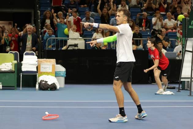 TENNIS - Davis Cup, HUN vs AUT DEBRECEN,HUNGARY,13.SEP.25 - TENNIS - ITF Davis Cup, qualification round 2, Hungary vs Austria. Image shows the rejoicing of Zsombor Piros (HUN).  GEPAxpictures xWalterxLuger