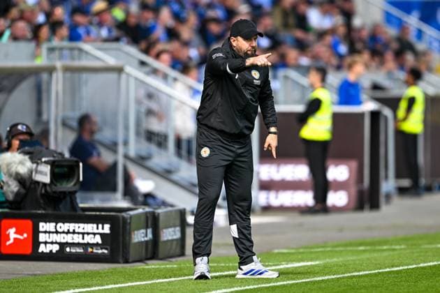 Heiner Backhaus Eintracht Braunschweig, ChefTrainer gesticulates GER, SV Darmstadt 98 vs Eintracht Braunschweig, Football, 2 Bundesliga, Matchday 5, Season 2025 2026, 13 09 2025 DFL REGULATIONS PROHIBIT ANY USE OF PHOTOGRAPHS AS IMAGE SEQUENCES AND OR QUASI VIDEO GER, SV Darmstadt 98 vs Eintracht Braunschweig, Football, 2 Bundesliga, Matchday 5, Season 2025 2026, 13 09 2025 Darmstadt Copyright: xEibner-Pressefoto FlorianxWiegandx EP_FWD