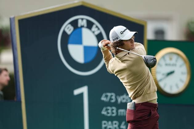 13th September 2025; Wentworth Club, London, England; The BMW PGA, Golf Herren Championship Round 3; Angel Ayora of Spain tees off from the 1st tee  HenningxvonxJagow