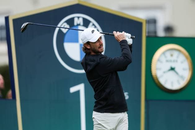 13th September 2025; Wentworth Club, London, England; The BMW PGA, Golf Herren Championship Round 3; Tommy Fleetwood of England tees off from the 1st tee  HenningxvonxJagow