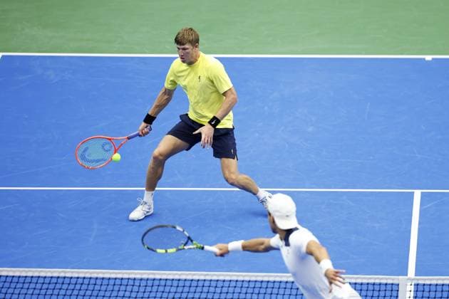 PARTILLE, SWEDEN 20250913 Sweden s AndrÃ Göransson and Erik Grevelius in cap in the doubles match against Tunisia s Aziz Ouakaa in cap and Moez Echargui in the Davis Cup match between Sweden and Tunisia in Partille arena PARTILLE SWEDEN x9200x  Copyright: xAdamxIhse TTx DAVIS CUP SWEDEN-TUNISIA