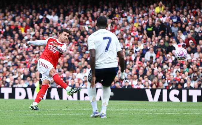 Martin Zubimendi of Arsenal scores the opening goal Arsenal v Nottingham Forest, Premier League, Football, Emirates Stadium, London, UK - 13 Sept 2025London Emirates Stadium United Kingdom EDITORIAL USE ONLY No use with unauthorised audio, video, data, fixture lists, club league logos or live services. Online in-match use limited to 120 images, no video emulation. No use in betting, games or single club league player publications. Copyright: xMichaelxZemanek Shutterstockx 15481272t