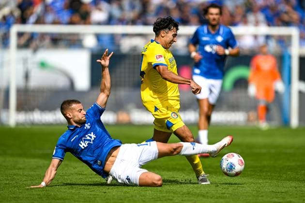 Fabian Nürnberger SV Darmstadt 1898, 15 in duel with Johan Gomez Eintracht Braunschweig, 44 , GER, SV Darmstadt 98 vs Eintracht Braunschweig, Soccer, 2 Bundesliga, Matchday 5, Season 2025 2026, 13 09 2025 DFL REGULATES PROHIBIT ANY USE OF PHOTOGRAPHS AS IMAGE SEQUENCES AND OR QUASI VIDEO GER, SV Darmstadt 98 vs Eintracht Braunschweig, Football, 2 Bundesliga, Matchday 5, Season 2025 2026, 13 09 2025 Darmstadt Copyright: xEibner-Pressefoto FlorianxWiegandx EP_FWD