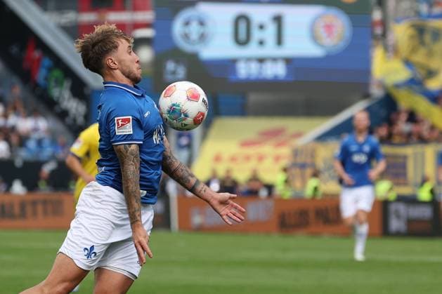 2025 09 13 xkix 2 Bundesliga SV Darmstadt 98 Eintracht Braunschweig v l , Luca Marseiler SV Darmstadt 98 in aktion, in action, DFL DFB REGULATIONS PROHIBIT ANY USE OF PHOTOGRAPHS as IMAGE SEQUENCES and or QUASI VIDEO Copyright: JoaquimxFerreira