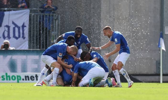 13 09 2025, xdcx, Soccer 2 Bundesliga, SV Darmstadt 98 Eintracht Braunschweig, emonline, emspor, despor, v l , Goal celebration, celebrate the goal DFL DFB REGULATIONS PROHIBIT ANY USE OF PHOTOGRAPHS AS IMAGE SEQUENCES AND OR QUASI VIDEO Copyright: HMBxMedia Claus