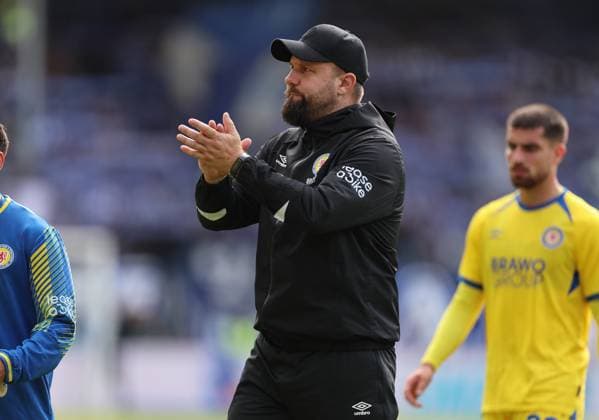 13 09 2025, xdcx, Soccer 2 Bundesliga, SV Darmstadt 98 Eintracht Braunschweig, emonline, emspor, despor, v l , coach Heiner Backhaus Eintracht Braunschweig thanks the fans, thank you, thanks, team after the match, after the match, thanks the fans, applauds the fans DFL DFB REGULATIONS PROHIBIT ANY USE OF PHOTOGRAPHS AS IMAGE SEQUENCES AND OR QUASI VIDEO Copyright: HMBxMedia Claus