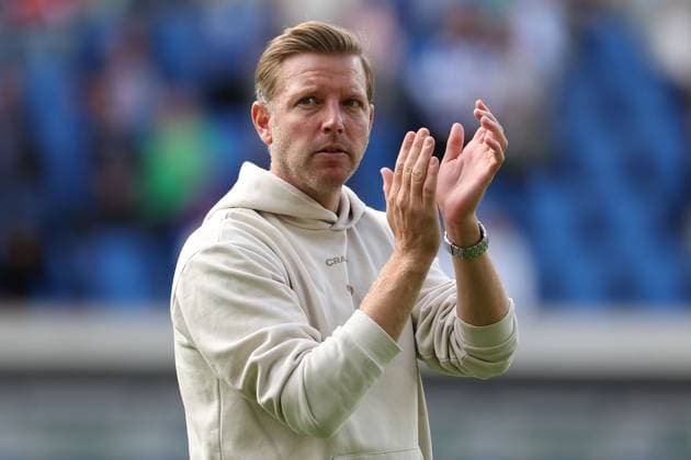 2025 09 13 xkix 2 Bundesliga SV Darmstadt 98 Eintracht Braunschweig v l , head coach, coach Florian Kohfeldt SV Darmstadt 98 thanks the fans, thanks team after the match, after the match thanks the fans, applauds the fans DFL DFB REGULATIONS PROHIBIT ANY USE OF PHOTOGRAPHS as IMAGE SEQUENCES and or QUASI VIDEO Copyright: JoaquimxFerreira