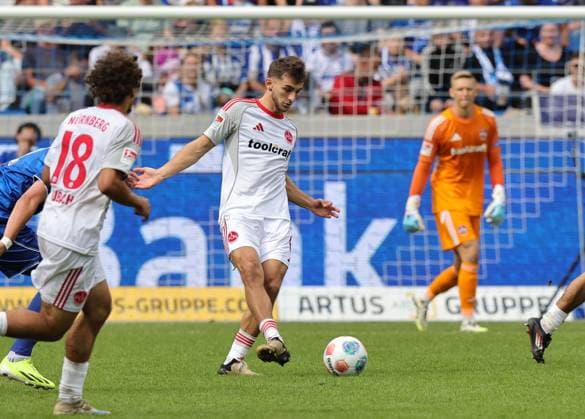 13 09 2025 Soccer Season 2025 2026 2 Soccer Bundesliga 05 Matchday Karlsruher SC KSC 1 FC Nuremberg FCN Club Sportfoto Zink DaMa xdaxmax DFL regulations prohibit any use of photographs as image sequences and or quasi video only for editorial use Adam Markhiev 6, 1 FC Nuremberg FCN