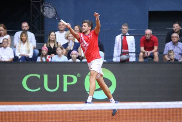 Croatia v France - 2025 Davis Cup Qualifiers Second Round: Day 2 OSIJEK, CROATIA - SEPTEMBER 13: Nikola Mektic of Croatia plays a forehand during the 2025 Davis Cup Qualifier second round match against Benjamin Bonzi and Pierre-Hugues Herbert of France at Dvorana Gradski Vrt on September 13, 2025 in Osijek, Croatia.  DavidxJerkovic PIXSELL