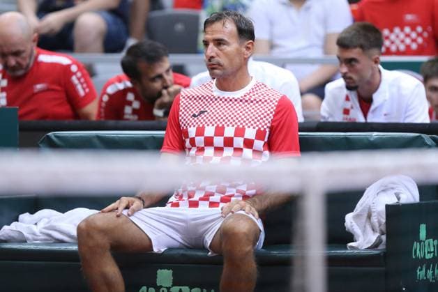 Croatia v France - 2025 Davis Cup Qualifiers Second Round: Day 2 OSIJEK, CROATIA - SEPTEMBER 13: Coach of Croatia Ivan Dodig looks on during the 2025 Davis Cup Qualifier second round match between Mate Pavic and Nikola Mektic of Croatia and Benjamin Bonzi and Pierre-Hugues Herbert of France at Dvorana Gradski Vrt on September 13, 2025 in Osijek, Croatia.  DavidxJerkovic PIXSELL