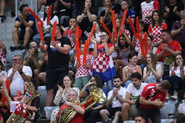 Croatia v France - 2025 Davis Cup Qualifiers Second Round: Day 2 OSIJEK, CROATIA - SEPTEMBER 13: Fans cheering during the 2025 Davis Cup Qualifier second round match between Mate Pavic and Nikola Mektic of Croatia and Benjamin Bonzi and Pierre-Hugues Herbert of France at Dvorana Gradski Vrt on September 13, 2025 in Osijek, Croatia.  DavidxJerkovic PIXSELL