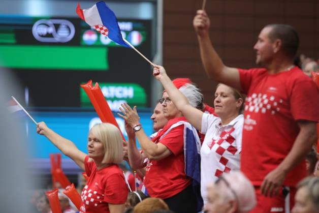 Croatia v France - 2025 Davis Cup Qualifiers Second Round: Day 2 OSIJEK, CROATIA - SEPTEMBER 13: Fans cheering during the 2025 Davis Cup Qualifier second round match between Mate Pavic and Nikola Mektic of Croatia and Benjamin Bonzi and Pierre-Hugues Herbert of France at Dvorana Gradski Vrt on September 13, 2025 in Osijek, Croatia.  DavidxJerkovic PIXSELL
