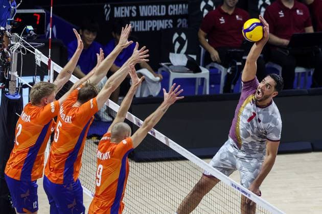 (250913) -- QUEZON CITY, Sept. 13, 2025 -- Youssef Oughlaf (1st R) of Qatar competes during the Pool B match between the Netherlands and Qatar at the 2025 FIVB Volleyball Men s World Championship, WM, Weltmeisterschaft in Quezon City, the Philippines, Sept. 13, 2025. ) (SP)THE PHILIPPINES-QUEZON CITY-VOLLEYBALL-FIVB MEN S WORLD CHAMPIONSHIP 2025-NED VS QAT RouellexUmali 