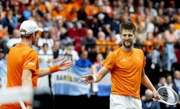 GRONINGEN - Sander Arends and Botic van de Zandschulp on the second day of the second qualifying round for the Davis Cup Finals between the Netherlands and Argentina at Martiniplaza. ANP SANDER KONING xVIxANPxSportx xxANPxIVx 536104347 originalFilename: 536104347.jpg