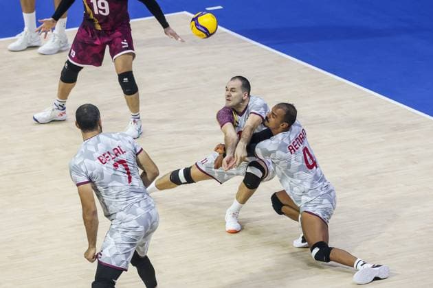 (250913) -- QUEZON CITY, Sept. 13, 2025 -- Ribeiro Renan (1st R) and Nikola Vasic (2nd R) of Qatar compete during the Pool B match between the Netherlands and Qatar at the 2025 FIVB Volleyball Men s World Championship, WM, Weltmeisterschaft in Quezon City, the Philippines, Sept. 13, 2025. ) (SP)THE PHILIPPINES-QUEZON CITY-VOLLEYBALL-FIVB MEN S WORLD CHAMPIONSHIP 2025-NED VS QAT RouellexUmali 