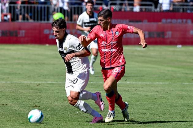 Parma s Adrian Bernabe Garcia in action during the Serie A soccer match between Cagliari Calcio and Parma at the Unipol Domus in Cagliari, Sardinia - Saturday, 13 september 2025. - Soccer  Copyright: xGianlucaxZuddas LaPressex