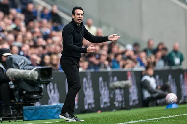 Premier League Everton v Aston Villa Unai Emery manager of Aston Villa giving instructions during the Premier League match Everton vs Aston Villa at Hill Dickinson Stadium, Liverpool, United Kingdom, 13th September 2025 (Photo by Mark Cosgrove News Images) Liverpool Hill Dickinson Stadium Merseyside United Kingdom Copyright: xMarkxCosgrove NewsxImagesx