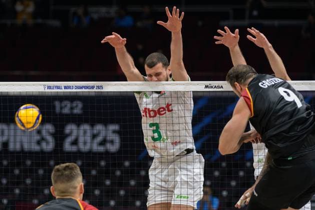 September 13, 2025, Pasay City, Manila, Philippines: Germany vs Bulgaria in the Pool Phase during the FIVB Mens Volleyball World Championship, WM, Weltmeisterschaft 2025 in Manila, Philippines. Bulgaria beat Germany in 3 sets. Bulgarias Iliya PETKOV at the net Pasay City Philippines - ZUMAr144 20250913_zap_r144_050 Copyright: xJaynexRussellx