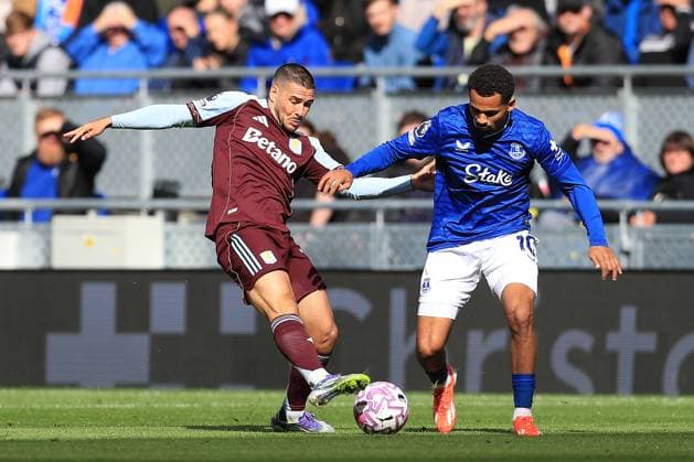 13th September 2025; Hill Dickinson Stadium, Liverpool, England; Premier League Football, Everton versus Aston Villa; Iliman Ndiaye of Everton competes for the ball with Emi Buendia of Aston Villa  DavidxBlunsden