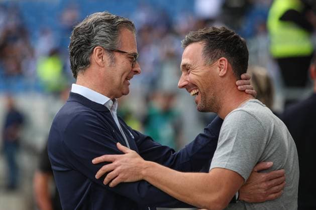 Nice chat Christian Eichner Karlsruher SC, Head Coach and Holger Siegmund Schultze Karlsruher SC, President before the start of the match, GER, Karlsruher SC vs 1 FC Nuernberg, 2 Bundesliga, Matchday 5, 2025 2026, 13 09 2025, DFL REGULATES PROHIBIT ANY USE OF PHOTOGRAPHS AS IMAGE SEQUENCES AND OR QUASI VIDEO, GER, Karlsruher SC vs 1 FC Nuernberg, 2 Bundesliga, 5 Matchday, 2025 2026, 13 09 2025 Karlsruhe Copyright: xEibner-Pressefoto JanxPrihodax EP_JPA