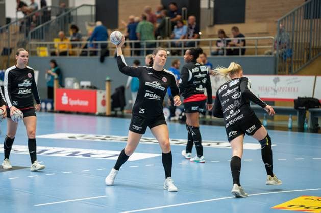 HSG Blomberg Lippe GER vs Thueringer HC GER , Handball, 1 Handball Bundesliga Women, Matchday 3, 13 09 2025, Season 2025 2026, Blomberg Kim Ott Thueringer HC, 25 at Aufwaermen Blomberg Sporthalle an der Ulmenallee Germany