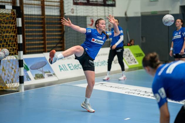 HSG Blomberg Lippe GER vs Thueringer HC GER , Handball, 1 Handball Bundesliga Frauen, 3 Spieltag, 13 09 2025, Saision 2025 2026, Blomberg Melanie Veith HSG Blomberg Lippe, 16 beim Aufwaermen Blomberg Sporthalle an der Ulmenallee Germany