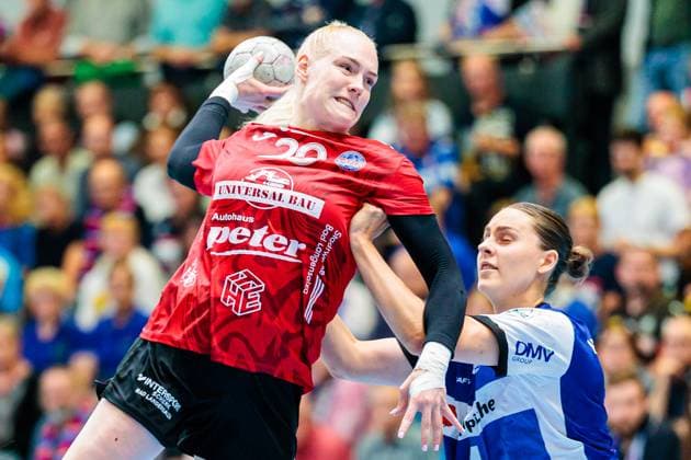 v l Johanna Reichert Thueringer HC, 29 , Andrea Jacobsen HSG Blomberg Lippe, 04 GER, HSG Blomberg Lippe vs Thueringer HC, , 3 Matchday, Season 2025 2026, 13 09 2025 GER, HSG Blomberg Lippe vs Thueringer HC, , 3 Matchday, Season 2025 2026, 13 09 2025 Blomberg Copyright: xEibner-Pressefoto JanxRollingerx EP_JSK