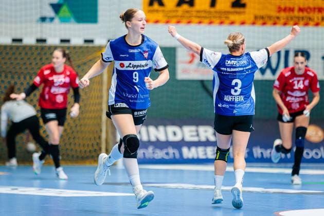 v l Nieke Kuehne HSG Blomberg Lippe, 09 , Laura Rueffieux HSG Blomberg Lippe, 03 cheering after scoring goal GER, HSG Blomberg Lippe vs Thueringer HC, , Matchday 3, Season 2025 2026, 13 09 2025 GER, HSG Blomberg Lippe vs Thueringer HC, , Matchday 3, Season 2025 2026, 13 09 2025 Blomberg Copyright: xEibner-Pressefoto JanxRollingerx EP_JSK