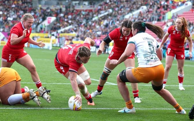 Sophie de Goede of Canada scores the sides third try Canada v Australia, Women s Rugby World Cup, Quarter Final, Rugby Union, Ashton Gate, Bristol, UK - 13 Sept 2025Bristol Ashton Gate United Kingdom EDITORIAL USE ONLY No use with unauthorised audio, video, data, fixture lists, club league logos or live services. Online in-match use limited to 120 images, no video emulation. No use in betting, games or single club league player publications. Copyright: xKieranxMcManus Shutterstockx 15481301o