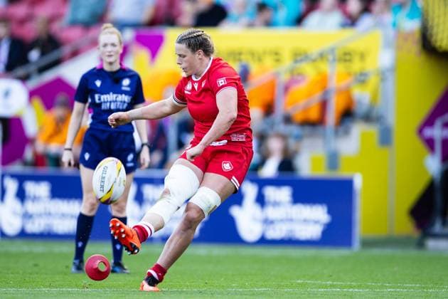 Canada Women v Australia Women s Rugby World Cup 2025 13 09 2025. quarter final Sophie de Goede of Canada kicks a conversion during the Women s Rugby World Cup 2025 match between Canada Women and Australia at Ashton Gate, Bristol, England on 13 September 2025. Bristol Ashton Gate Bristol England Editorial use only , Copyright: xSimonxKingx PSI-22815-0017
