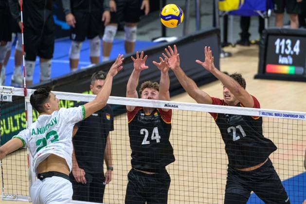 September 13, 2025, Pasay City, Manila, Philippines: Germany vs Bulgaria in the Pool Phase during the FIVB Mens Volleyball World Championship, WM, Weltmeisterschaft 2025 in Manila, Philippines. Bulgaria beat Germany in 3 sets. Germanys Eric BURGGâ‚¬F and Tobias KRICK at the net Pasay City Philippines - ZUMAr144 20250913_zap_r144_046 Copyright: xJaynexRussellx