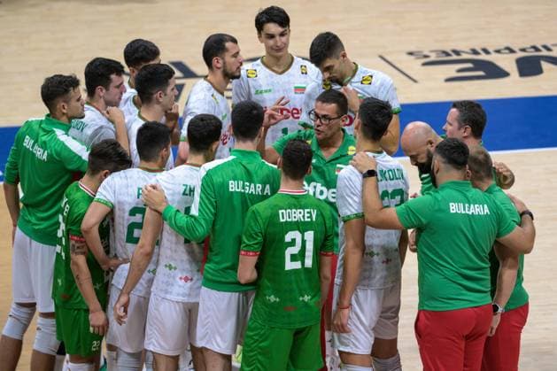 September 13, 2025, Pasay City, Manila, Philippines: Germany vs Bulgaria in the Pool Phase during the FIVB Mens Volleyball World Championship, WM, Weltmeisterschaft 2025 in Manila, Philippines. Bulgaria beat Germany in 3 sets. The Bulgarian team celebrate winning Pasay City Philippines - ZUMAr144 20250913_zap_r144_051 Copyright: xJaynexRussellx