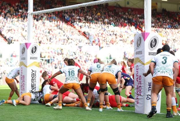 Australia defend their try line as Canada attack Canada v Australia, Women s Rugby World Cup, Quarter Final, Rugby Union, Ashton Gate, Bristol, UK - 13 Sept 2025Bristol Ashton Gate United Kingdom EDITORIAL USE ONLY No use with unauthorised audio, video, data, fixture lists, club league logos or live services. Online in-match use limited to 120 images, no video emulation. No use in betting, games or single club league player publications. Copyright: xKieranxMcManus Shutterstockx 15481301p