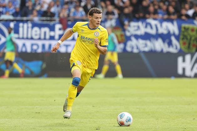 13 09 2025, xtvx, Fußball 2 Bundesliga, SV Darmstadt 98 Eintracht Braunschweig v l Erencan Yardimci Eintracht Braunschweig Freisteller, runs with the ball DFL DFB REGULATIONS PROHIBIT ANY USE OF PHOTOGRAPHS as IMAGE SEQUENCES and or QUASI VIDEO Darmstadt