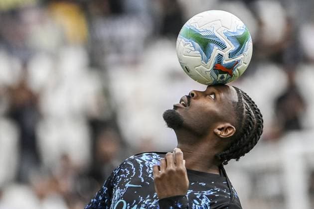 Juventus v Inter Milan - Serie A TURIN, ITALY, SEPTEMBER 13: Marcus Thuram, of Inter, warms up before the start of the Serie A football match between Juventus and Inter Milan at the Allianz Stadium in Turin, Italy, on September 13, 2025. Isabella Bonotto Anadolu Turin Italy. Editorial use only. Please get in touch for any other usage.  Copyright: x2025xAnadoluxIsabellaxBonottox